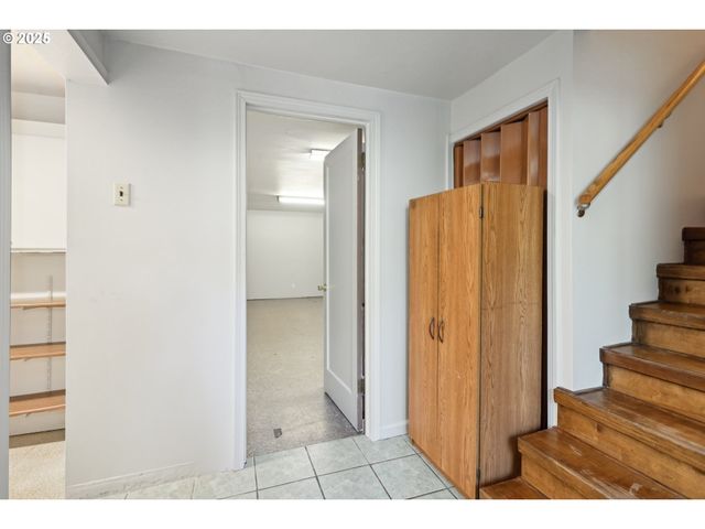 722 E 14TH St, The Dalles, OR 97058