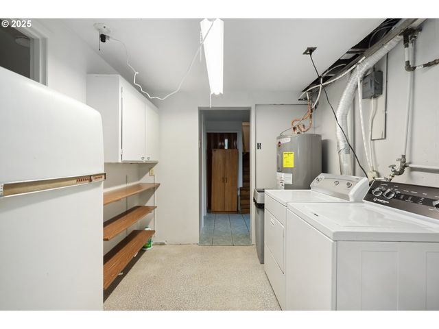 722 E 14TH St, The Dalles, OR 97058