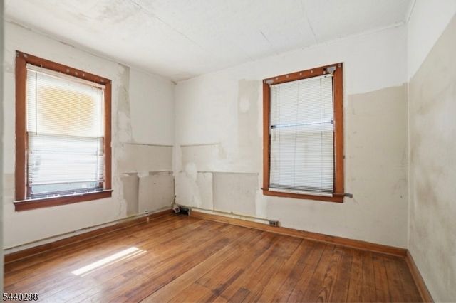 224 E 2Nd St, Bound Brook Boro, NJ 08805