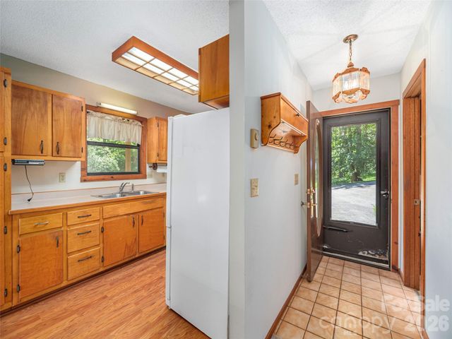 1575 Red Maple Drive, Waynesville, NC 28785