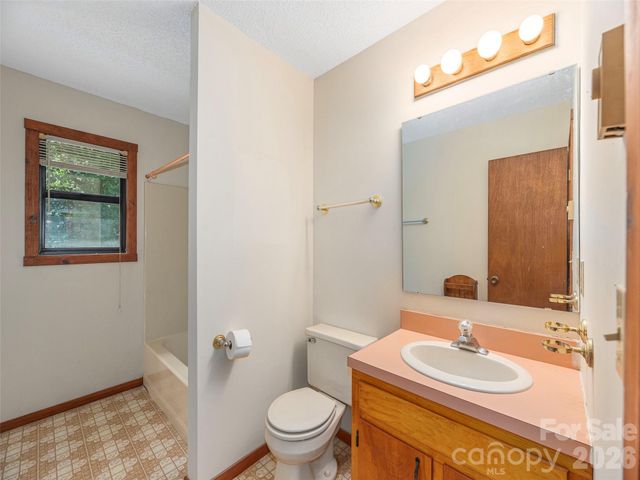 1575 Red Maple Drive, Waynesville, NC 28785