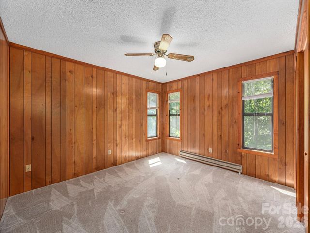 1575 Red Maple Drive, Waynesville, NC 28785