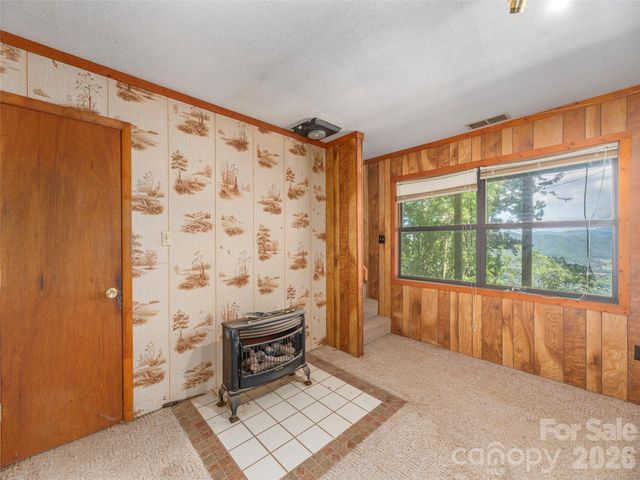 1575 Red Maple Drive, Waynesville, NC 28785
