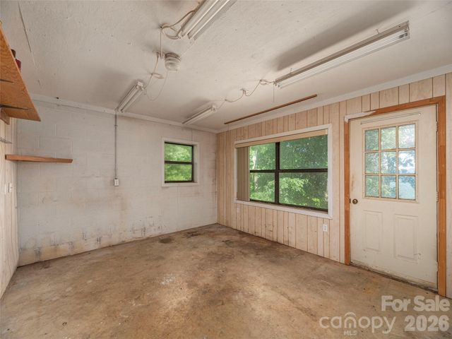 1575 Red Maple Drive, Waynesville, NC 28785