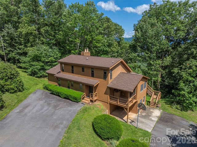 1575 Red Maple Drive, Waynesville, NC 28785