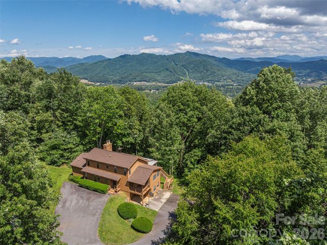 1575 Red Maple Drive, Waynesville, NC 28785