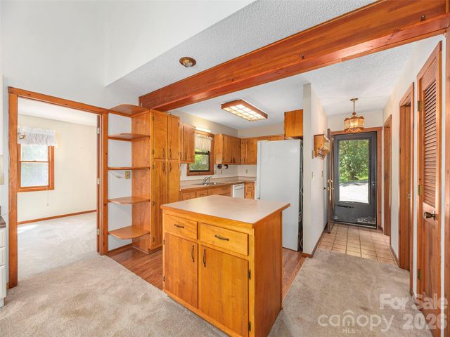 1575 Red Maple Drive, Waynesville, NC 28785