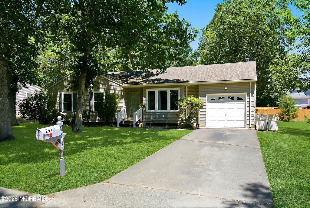 2017 3rd Avenue, Toms River, NJ 08757