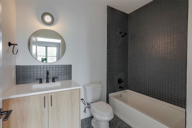 309 W Daggett Avenue 207, Fort Worth, TX 76104