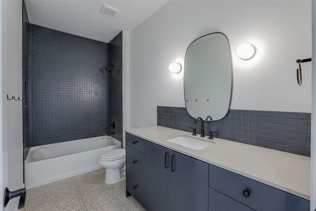 309 W Daggett Avenue 207, Fort Worth, TX 76104