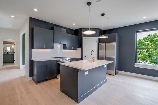 309 W Daggett Avenue 207, Fort Worth, TX 76104