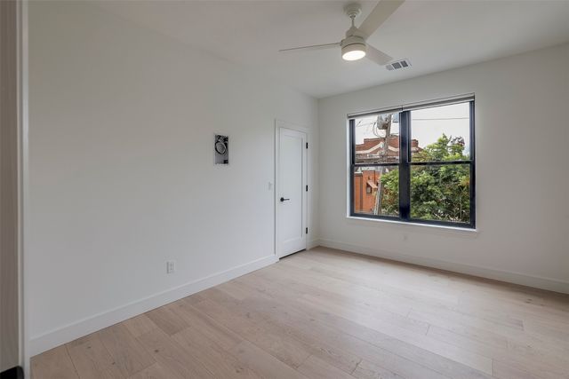 309 W Daggett Avenue 207, Fort Worth, TX 76104