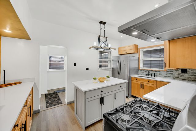 11351 S Wallace Street, Chicago, IL 60628