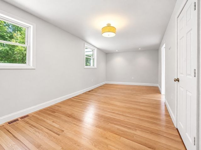 42 Farview Ave, Shrewsbury, MA 01545
