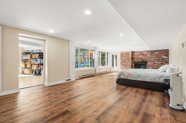 42 Farview Ave, Shrewsbury, MA 01545