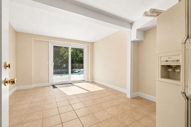 42 Farview Ave, Shrewsbury, MA 01545