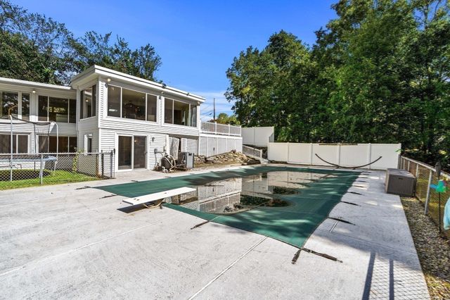 42 Farview Ave, Shrewsbury, MA 01545