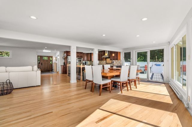 42 Farview Ave, Shrewsbury, MA 01545