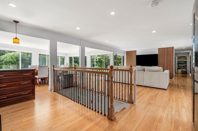 42 Farview Ave, Shrewsbury, MA 01545