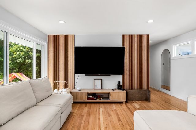 42 Farview Ave, Shrewsbury, MA 01545