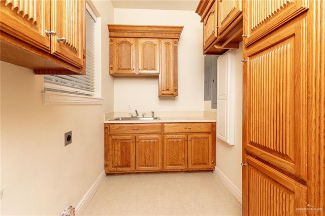 5501 N 8th Street, Mcallen, TX 78504