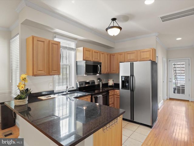 1516 10th St NW Apt 102, Washington, DC 20001