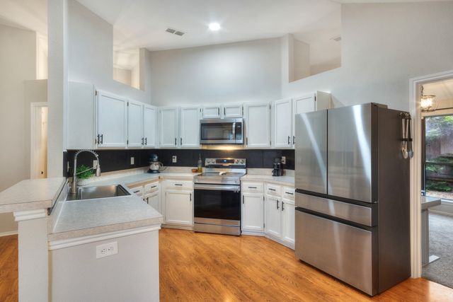 1665 N Valley Parkway, Lewisville, TX 75077