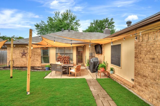 1665 N Valley Parkway, Lewisville, TX 75077