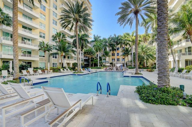 100 NE 6th Street Ph 704, Boynton Beach, FL 33435