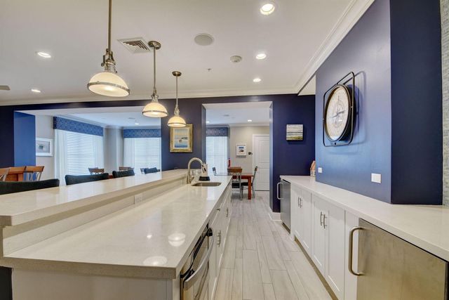 100 NE 6th Street Ph 704, Boynton Beach, FL 33435