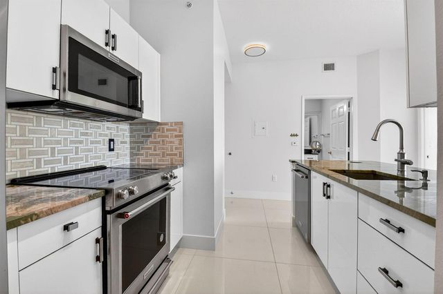 100 NE 6th Street Ph 704, Boynton Beach, FL 33435