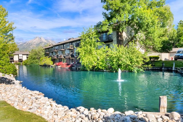 4720 S WOODDUCK LN, Millcreek, UT 84117