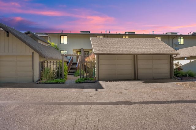 4720 S WOODDUCK LN, Millcreek, UT 84117