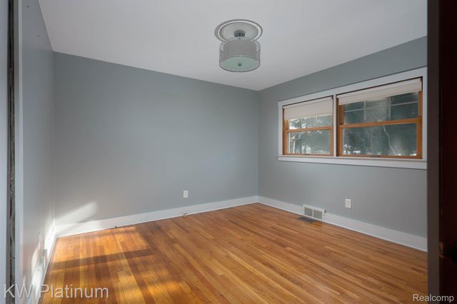 541 Cloverlawn Street, East China Township, MI 48054