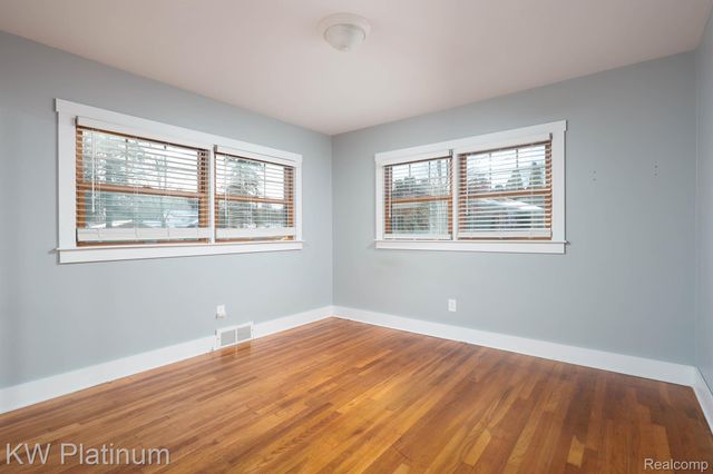 541 Cloverlawn Street, East China Township, MI 48054