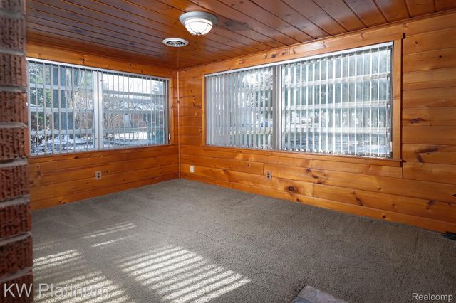 541 Cloverlawn Street, East China Township, MI 48054