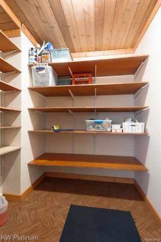 541 Cloverlawn Street, East China Township, MI 48054