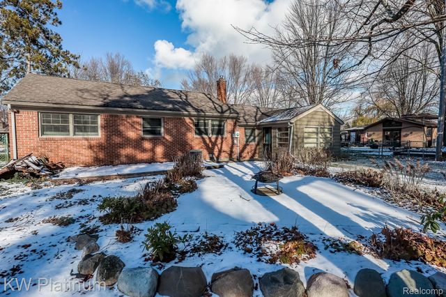 541 Cloverlawn Street, East China Township, MI 48054