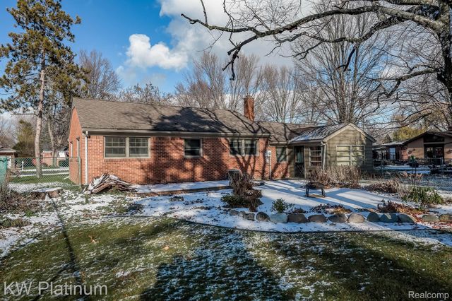 541 Cloverlawn Street, East China Township, MI 48054