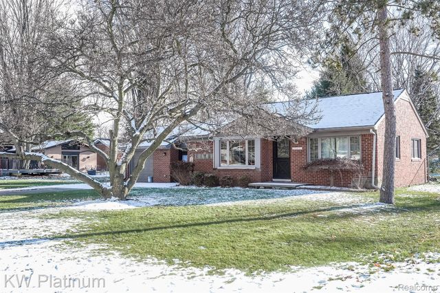 541 Cloverlawn Street, East China Township, MI 48054