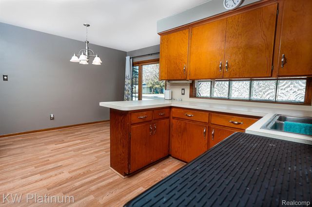 541 Cloverlawn Street, East China Township, MI 48054