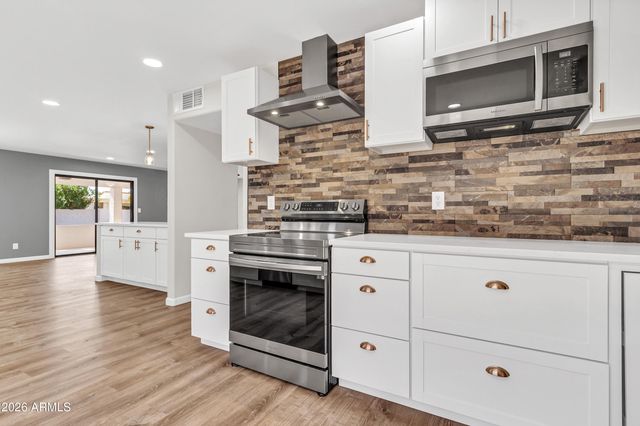 10831 E Sunnydale Drive, Sun Lakes, AZ 85248