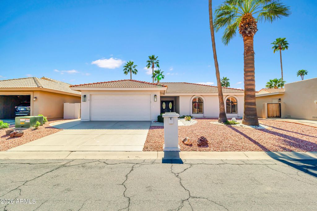 10831 E Sunnydale Drive, Sun Lakes, AZ 85248