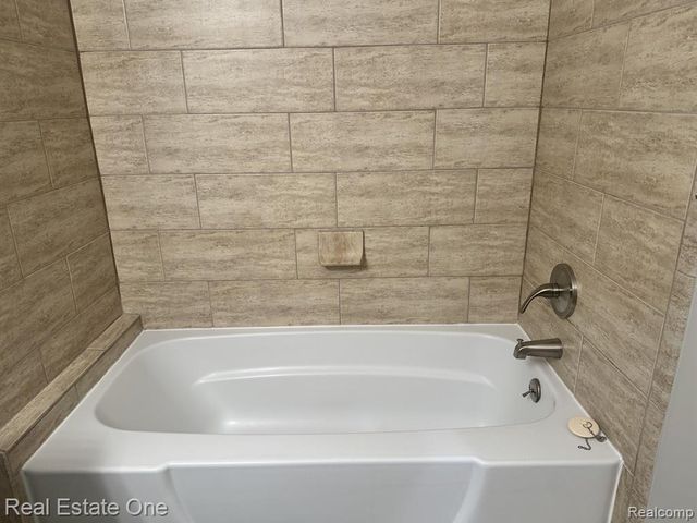 7219 Danbrooke Court, West Bloomfield, MI 48322