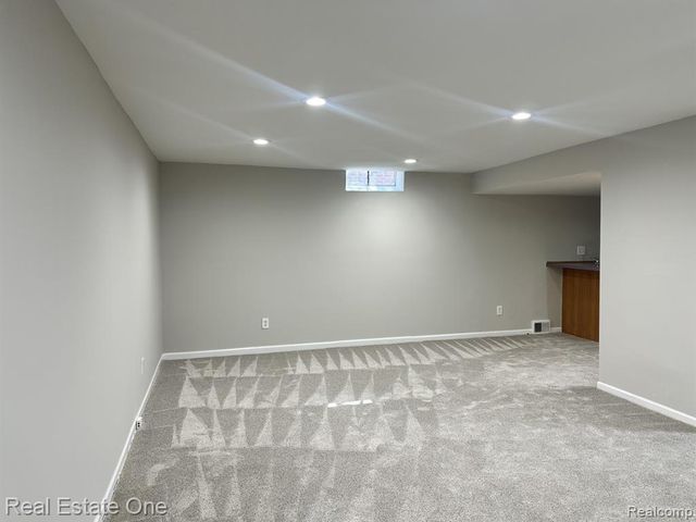 7219 Danbrooke Court, West Bloomfield, MI 48322