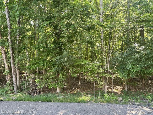 7219 Danbrooke Court, West Bloomfield, MI 48322