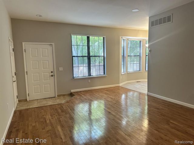 7219 Danbrooke Court, West Bloomfield, MI 48322
