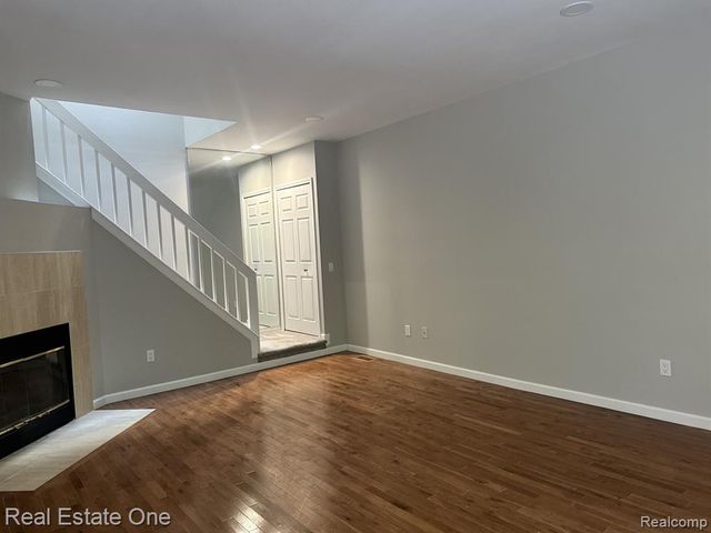 7219 Danbrooke Court, West Bloomfield, MI 48322