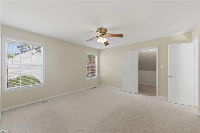 304 Susan Newton LN, Yorktown, VA 23693