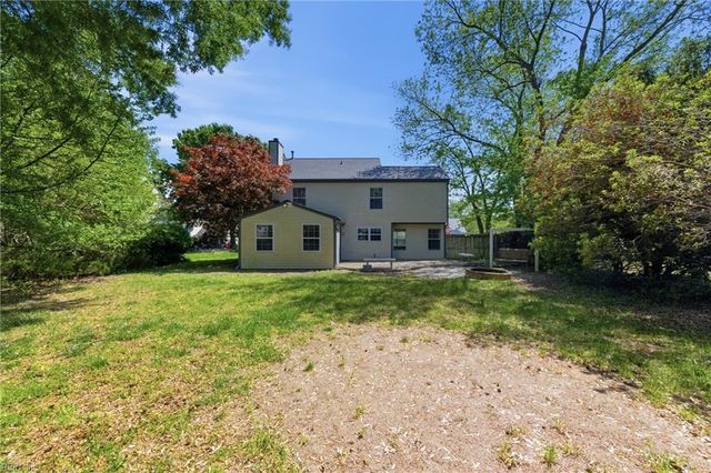 304 Susan Newton LN, Yorktown, VA 23693